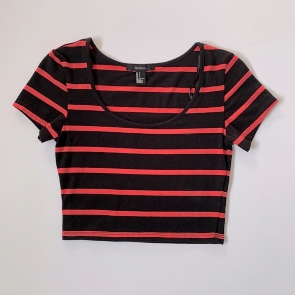 • Forever 21 crop top •